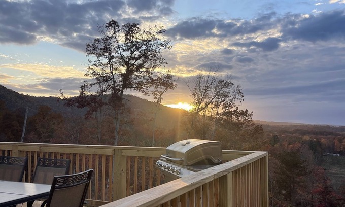Winona House | Cozy house with a beautiful view and close to many ATV trails.