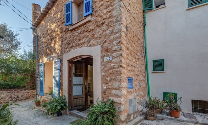 Soller House | Cozy house with garden with stunning views, WIFI and A/C close to the centre