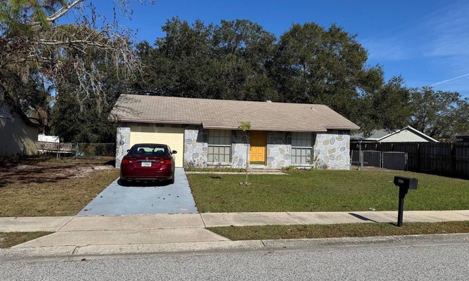 Elfers House | Cozy House with fenced yard near the beaches