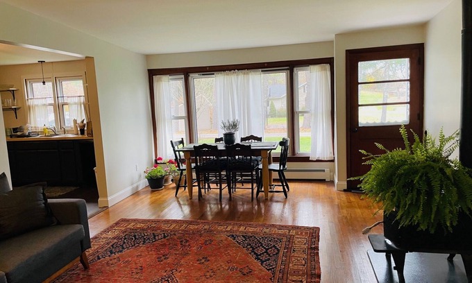 Kerhonkson House | Cozy Hudson Valley Retreat - 1950's Ranch Close to Everything