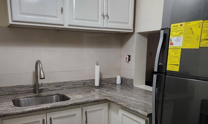 Beverly Hills Apartment | Cozy Kingston Getaway Ideally located
