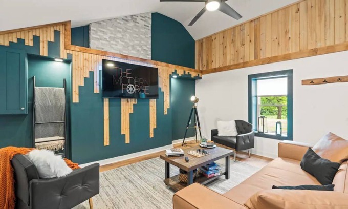Honeoye House | Cozy Lake Retreat