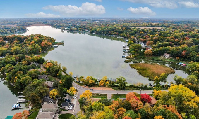 Mound House | Cozy Lake View Home with Beautiful Sunsets