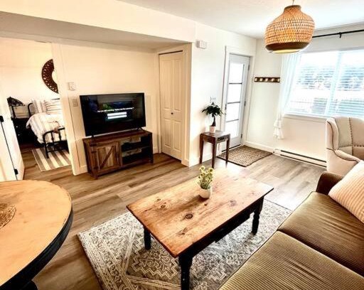 Langford Apartment | Cozy Lakeview Suite