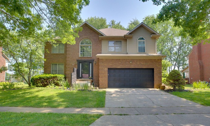Keene House | Cozy Lexington Getaway w/ Fire Pit & Yard!