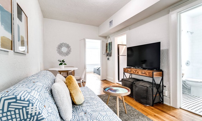 Little Havana Apartment | Cozy Little Havana Apt/Centrally located