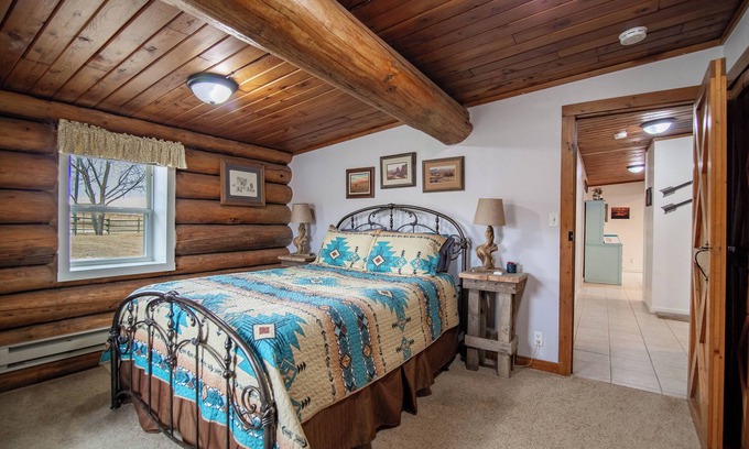Beach Cabin | Cozy Lodge near Theodore Roosevelt National Park and Medora, ND Sleeps 6 to 8