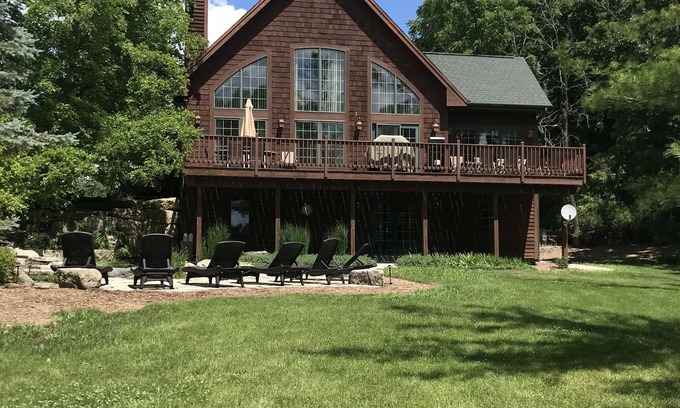 Lake Geneva House | Cozy Lodge Style Home - 2.8 miles to Town - 3 Acres w Views of Lake - Fire Pit