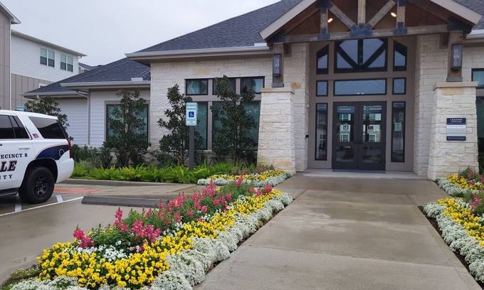 Friendswood Apartment | Cozy long-term stay king bed in Friendswood TX, close to Houston and Clear Lake.