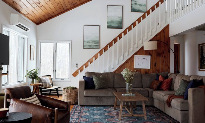 Jewett House | Cozy Lux Mountain Lodge-Hot Tub-Mountain Views-10min to Skiing-Windham Hunter