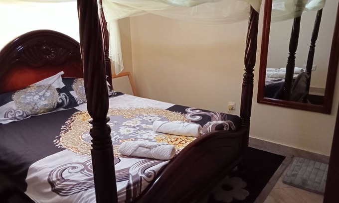 Masaka Condo | Cozy luxurious condo in Masaka -3 minutes from town