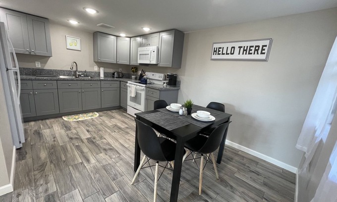 Prescott Valley Units House | Cozy MidCentury EntireApt 1-Bed/1-Bath