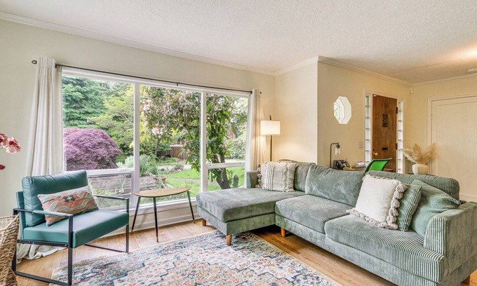 Island Station Cottage | Cozy Milwaukie Cottage, 7 Mi to Downtown Portland