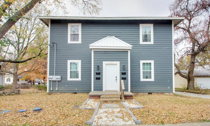 Nevada Apartment | Cozy Missouri Escape w/Balcony, Near Colleges!