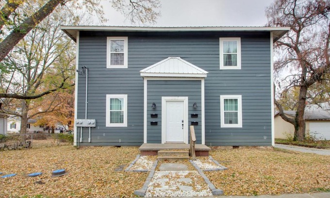 Nevada Apartment | Cozy Missouri Escape with Balcony, Near Colleges!