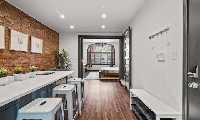 South Side Slopes Apartment | Cozy&Modern 2Bdr Apt PIttsburgh