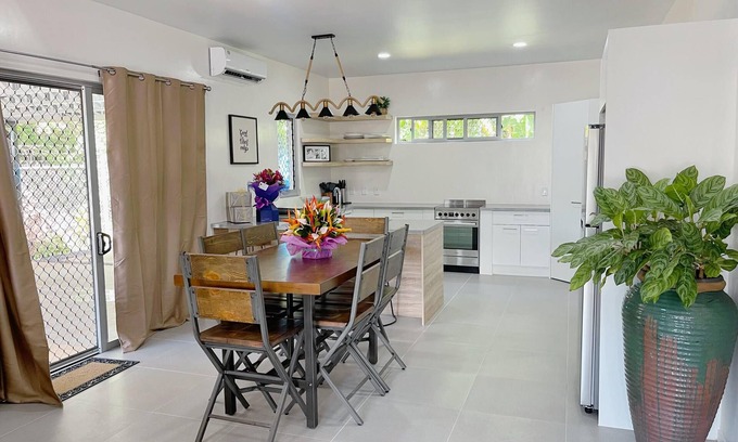 Apia House | Cozy, Modern, Executive Home 5 minutes from Apia town area