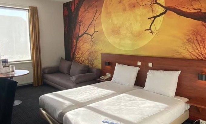 Zevenbergen Hotel | Cozy & Modern Family Room Near Pinkpop Festival, SnowWorld & More!
