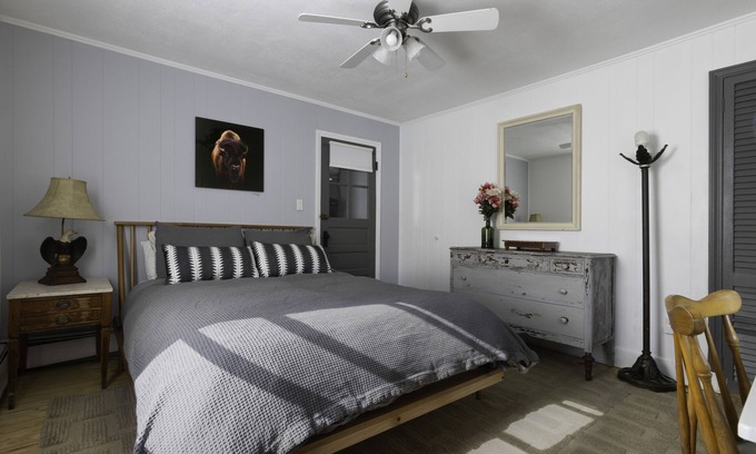 Northwest Harwinton Apartment | Cozy Modern Farm Haus 2 Bedroom Apartment