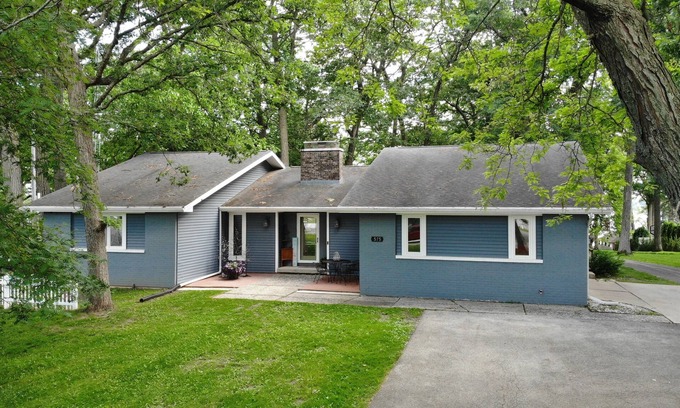 Green Lake House | Cozy, modern home with views of beautiful Green Lake. Sleeps up to 4 & lg. deck
