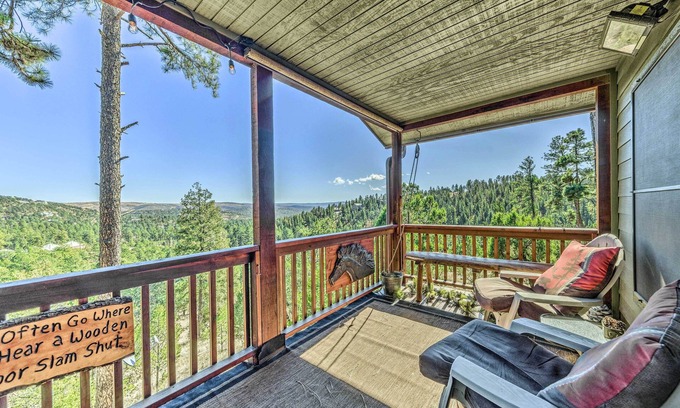 Ruidoso Cabin | Cozy & Modern Ruidoso Cabin w/Stellar Views!