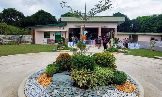 Floridablanca Resort | Cozy & modern Staycation Qasa Ioanna Private resort in Floridablanca 10-25pax