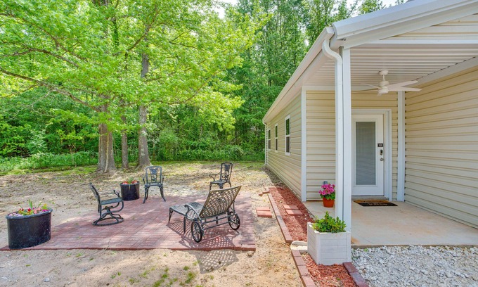 Mount Vernon Cabin | Cozy Mount Vernon Cabin Rental Near Fishing Lakes!
