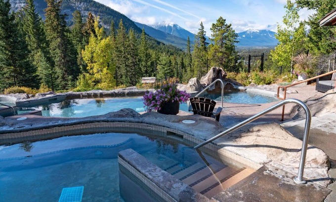 Banff Condo | Cozy Mountain Chalet with Loft | Hot Pools Access!