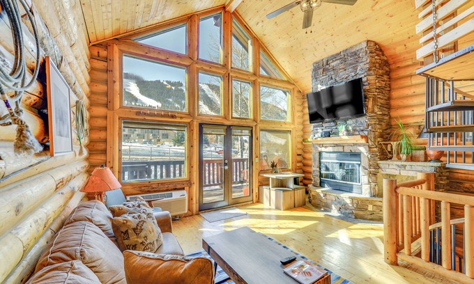 Jackson Condo | Cozy Mountain Condo Across From Snow King Ski Mtn!
