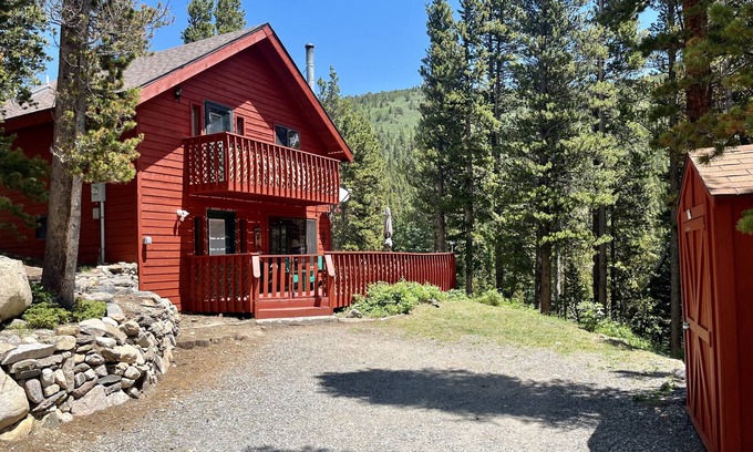 Saint Mary's Cabin | Cozy Mountain Retreat