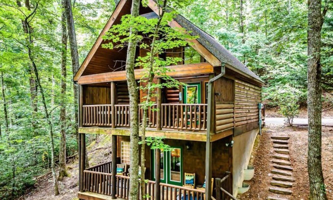 Wears Valley Cabin | Cozy Mountain Retreat 5 Min from Smokies Entrance.