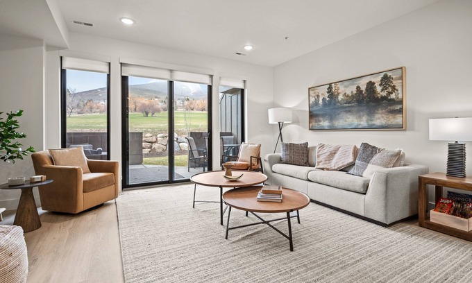 Wolf Creek Condo | Cozy Nest PtC102| Golf | Pineview Reservoir