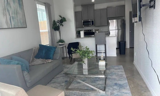Heidenheimer House | Cozy New Home Near VA Hospital