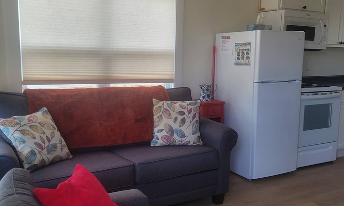 York Cottage | Cozy North Shore two bedroom cottage