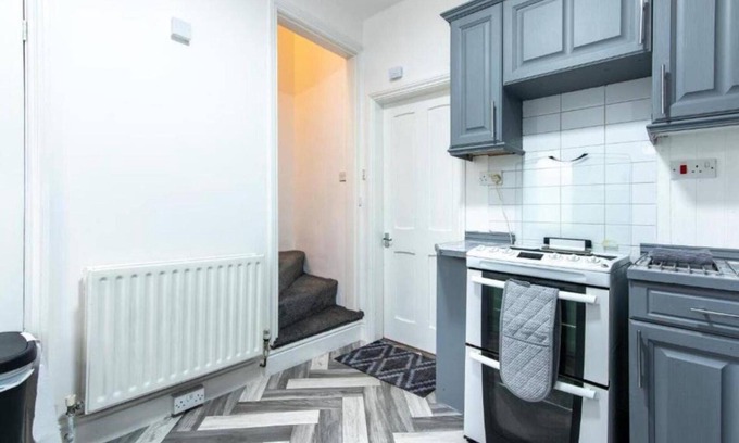 Nottingham House | Cozy Nottingham Retreat Entire Home With 4 Bedroom