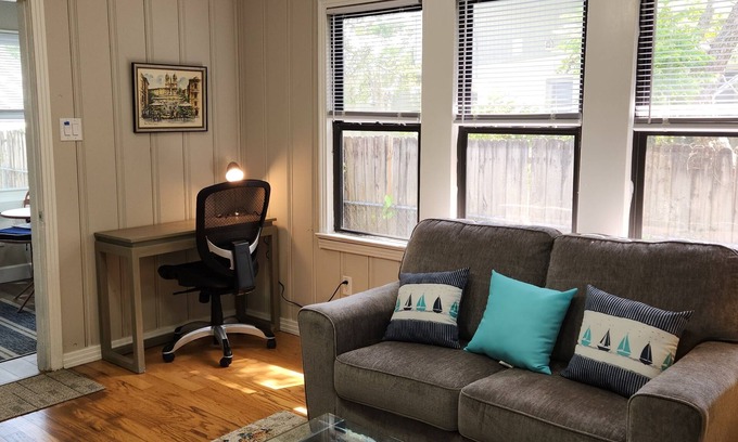 Carrollwood Apartment | Cozy Oak House 1-bedroom Apt in amazing Tampa. Max 2 adults+ 25 Yrs old