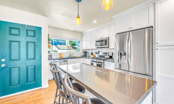 Del Rey Oaks House | Cozy Oaks - A Coastal Getaway With Idyllic Scenery!