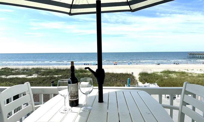 Ocean Isle Beach Condo | Cozy Oceanfront Condo Right in the Action of Ocean Isle Beach, NC