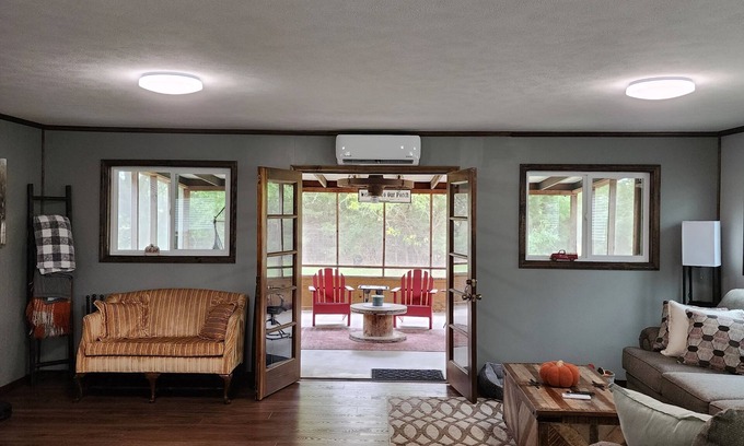 Hutchinson Cabin | Cozy One-Bedroom Cabin on Peaceful 38 Acres
