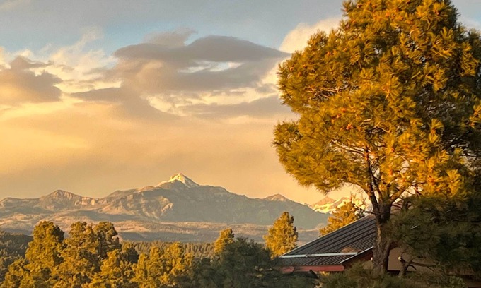 Pagosa Springs Condo | Cozy Pagosa Condo: Stunning Mountain & Lake Views!