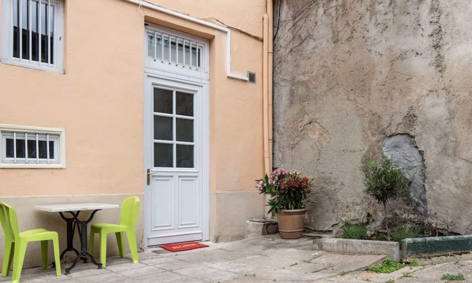 Villette Gare Apartment | Cozy Part-Dieu Apartment Near Train Stations