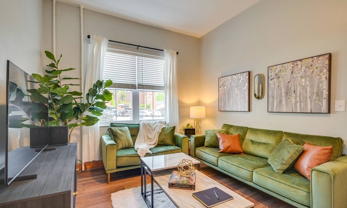 Historic Downtown Bedford Apartment | Cozy Pennsylvania Retreat Near Hiking & Golfing!