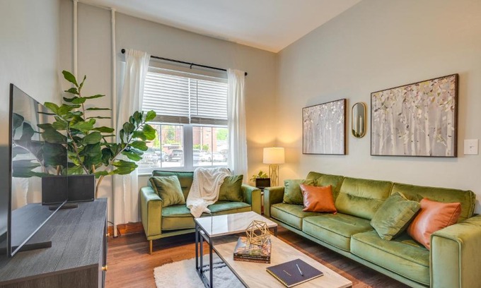 Historic Downtown Bedford Apartment | Cozy Pennsylvania Retreat Near Hiking and Golfing!