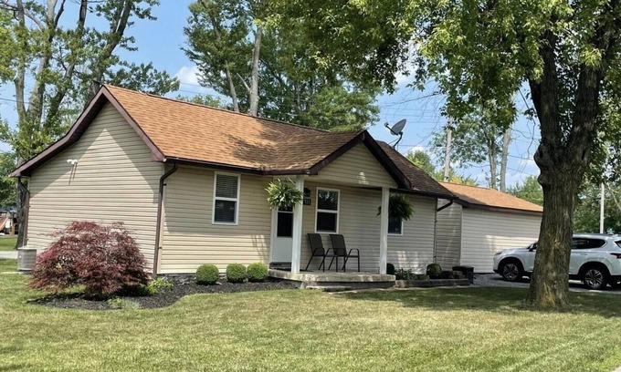 Russells Point House | Cozy Pet-Friendly Cottage in Russels Point