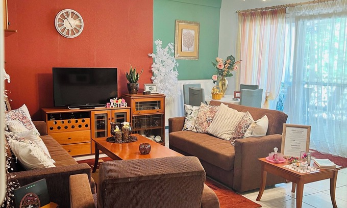 Kozani Apartment | Cozy Place