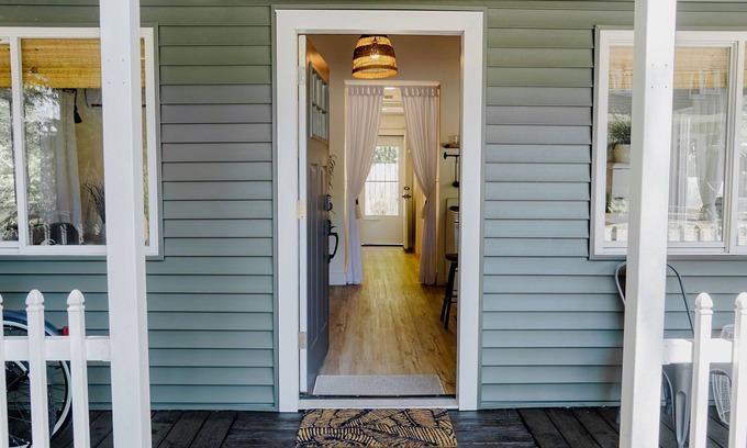 Shorewood-Tower Hills-Harbert House | Cozy private bungalow - Hot Tub - Walk to Lake Michigan!