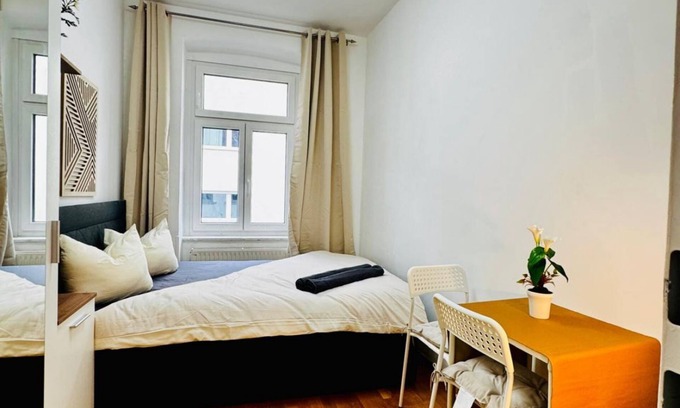 Hernals Apartment | Cozy Private Room | Shared Apt Near Stadthalle