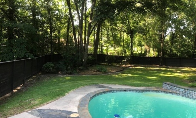 Conroe House | Cozy, private, Very quiet, excellent space for vacation or Celebrations/Events.