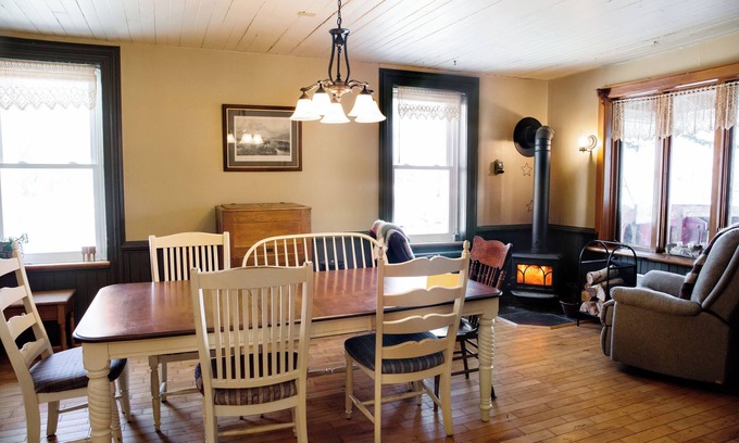 Godmanchester Other | Cozy Quebec Farmhouse Retreat — Firepit, Meadow Views & Starry Nights