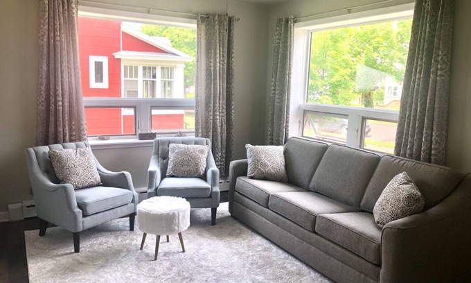 Ashland House | Cozy remodeled cottage in heart of Ashland/Chequamegon Bay/Lake Superior